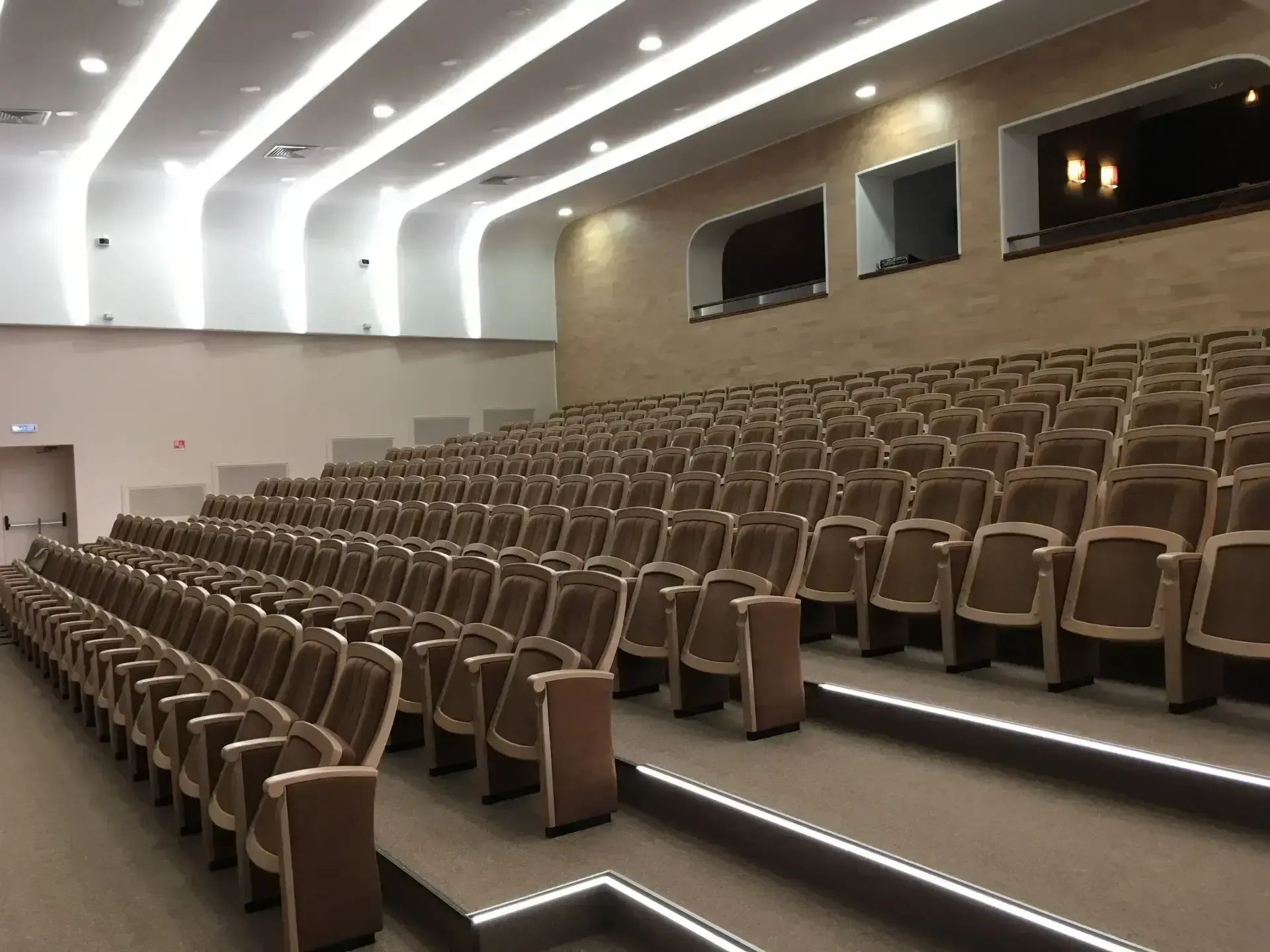 Реконструкция актового зала гимназии